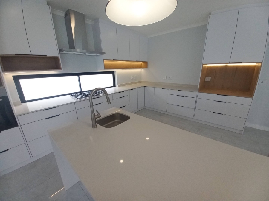 5 Bedroom Property for Sale in Sandown Western Cape